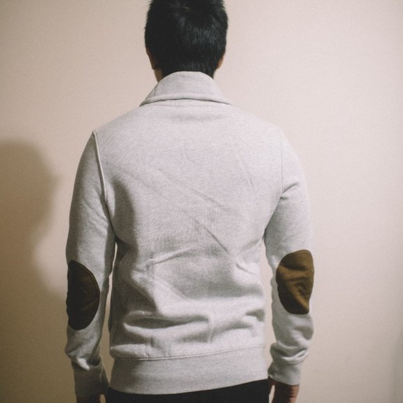 🤝 H&M BUTTON UP SWEATER 🤝 - Picture 2 of 2